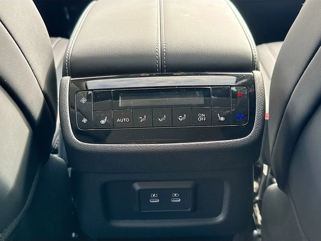 Certified Used 2026 Black INFINITI LUXE image 28