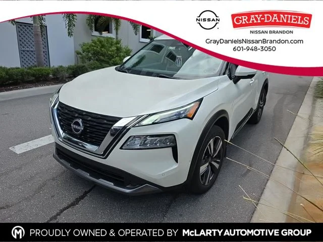 Used 2023 White Nissan SL image 1
