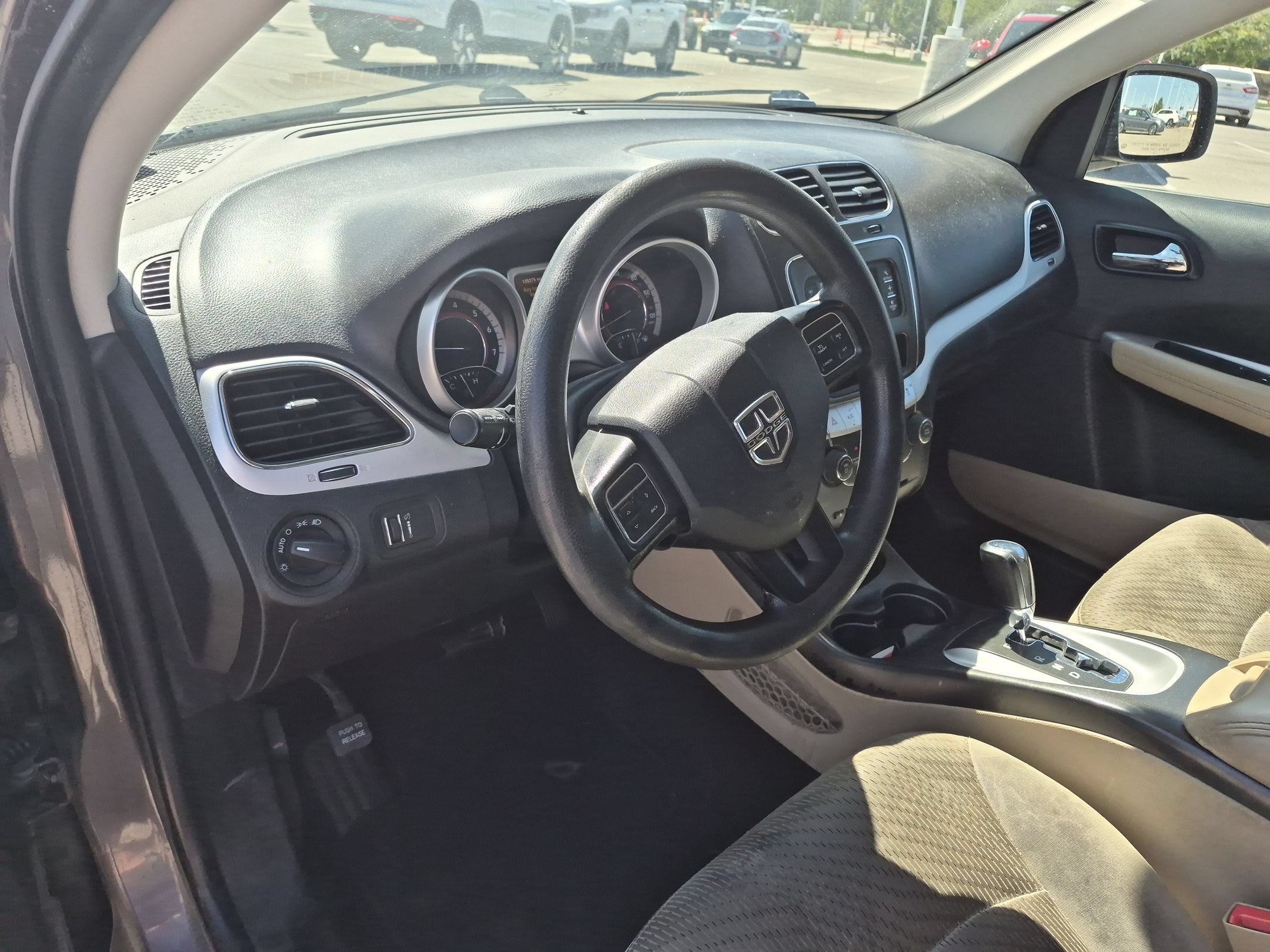 Used 2018 Granite Pearlcoat Dodge SE image 14