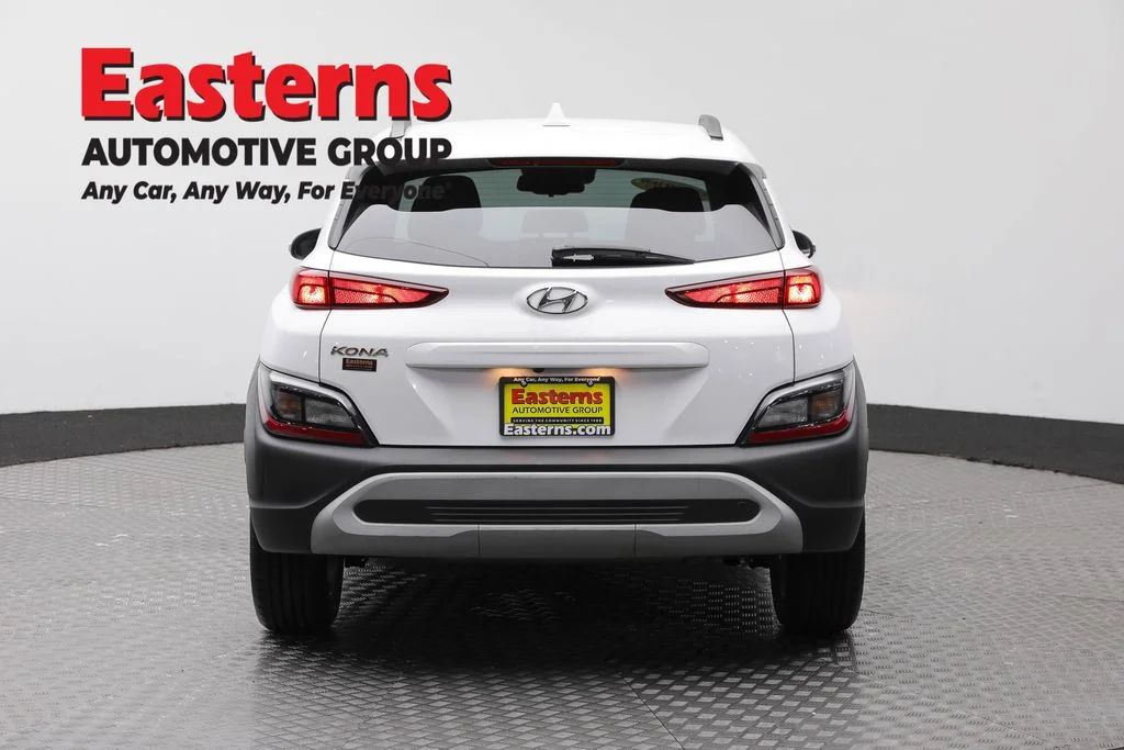 Used 2023 White Hyundai SEL image 6