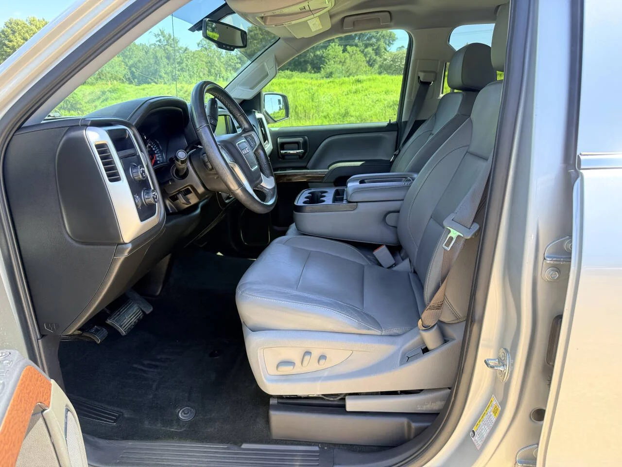 Used 2017 Silver GMC SLT 4x4 4dr Crew Cab 5.8 ft. SB image 12
