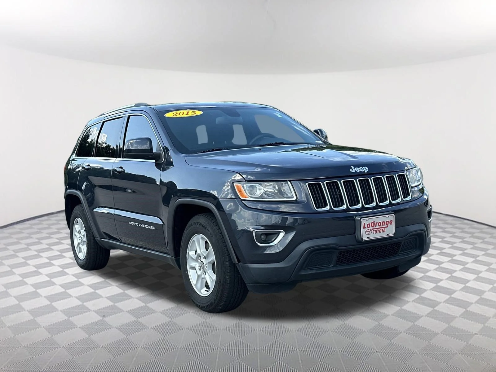 Used 2015 Maximum Steel Metallic Clear Coat Jeep Laredo image 3