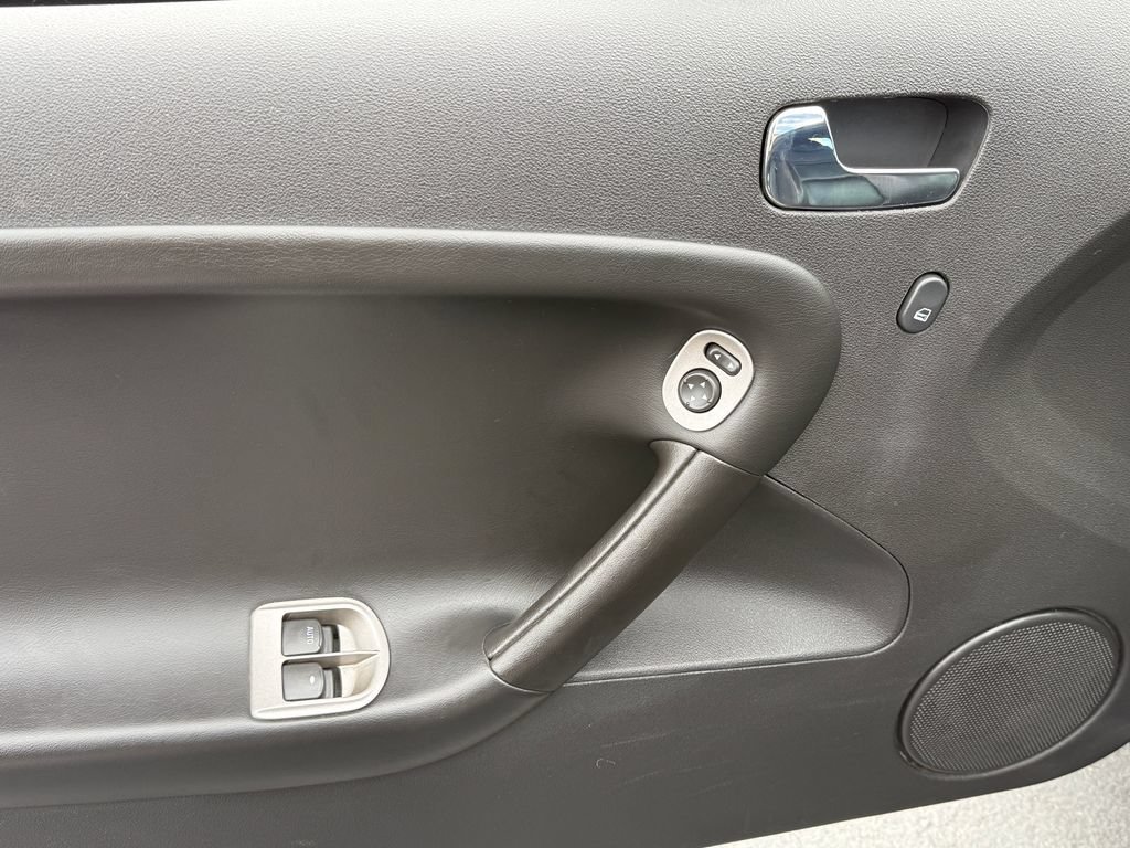 Used 2009 MYSTERIOUS (BLACK) Pontiac GXP image 25
