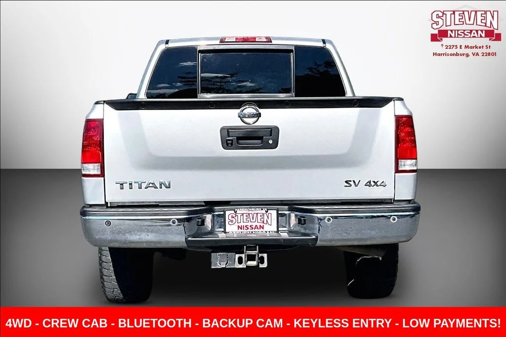 Used 2015 Silver Nissan SV image 5