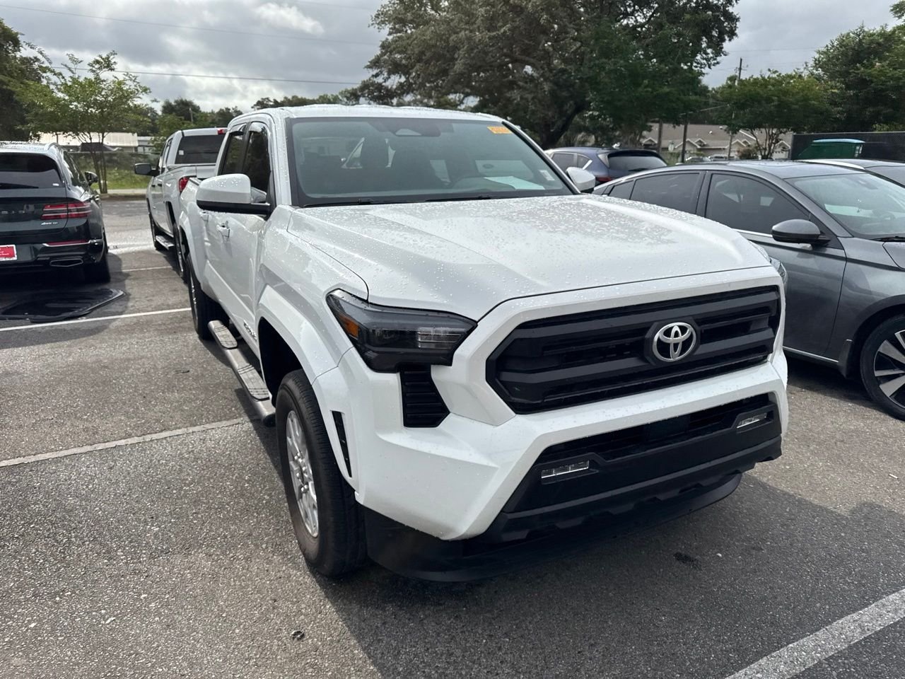 Used 2025 White Toyota SR5 image 3