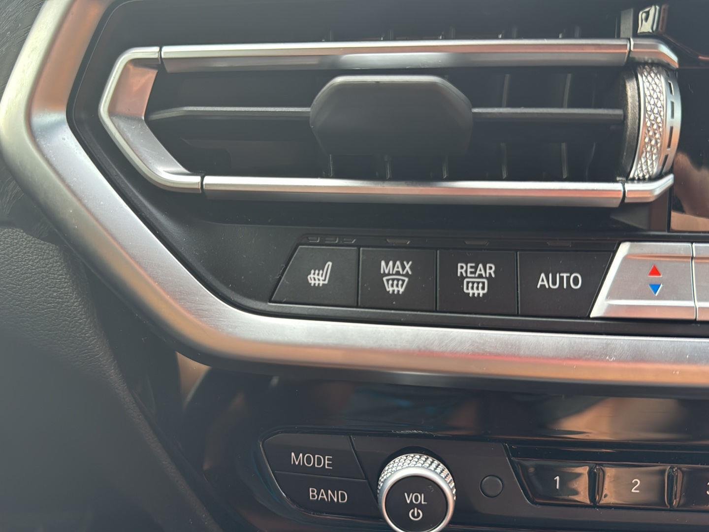 Used 2024 Carbon Black Metallic BMW xDrive30i image 18