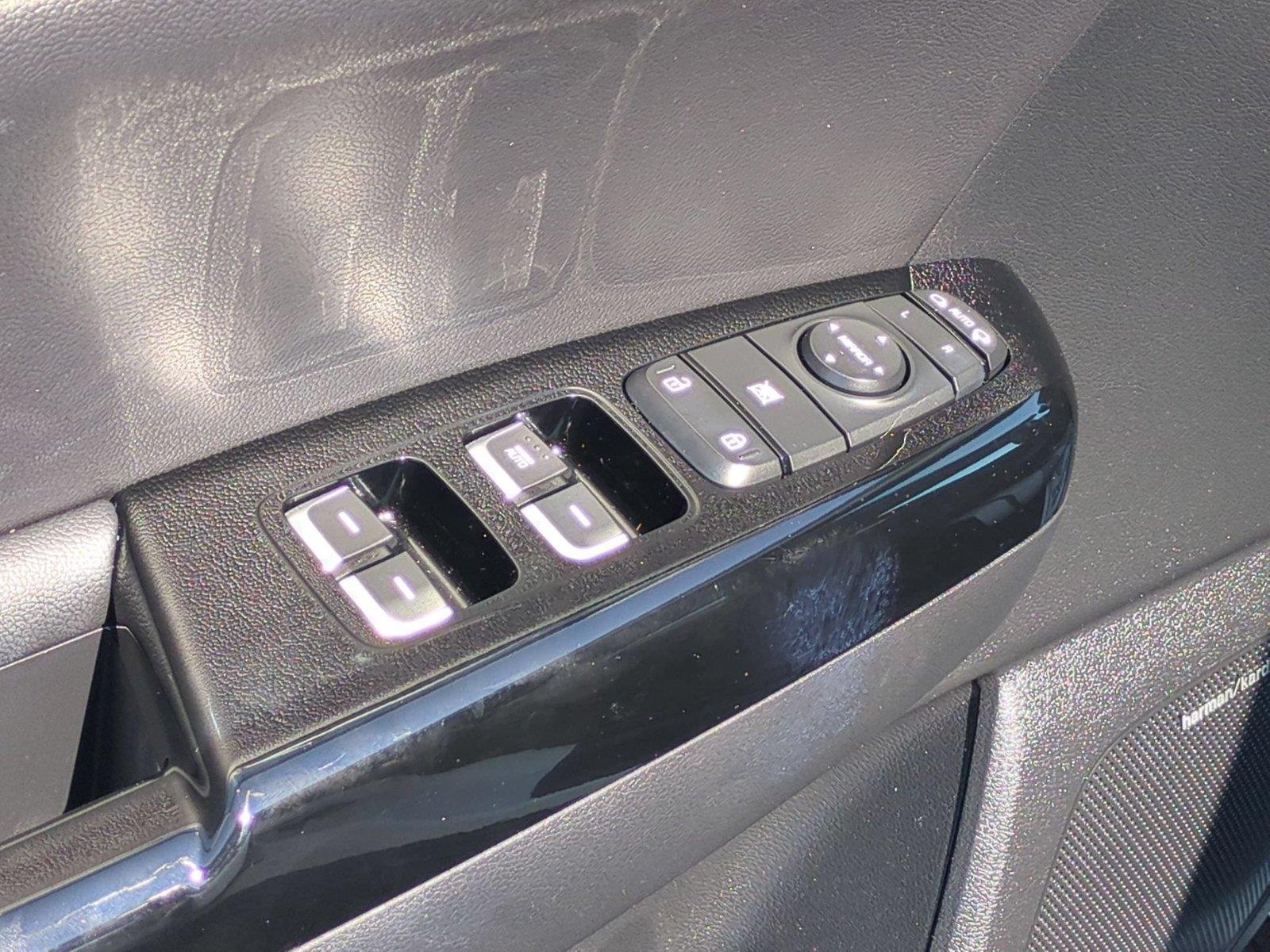 Used 2022 Snow White Pearl Kia EX image 15