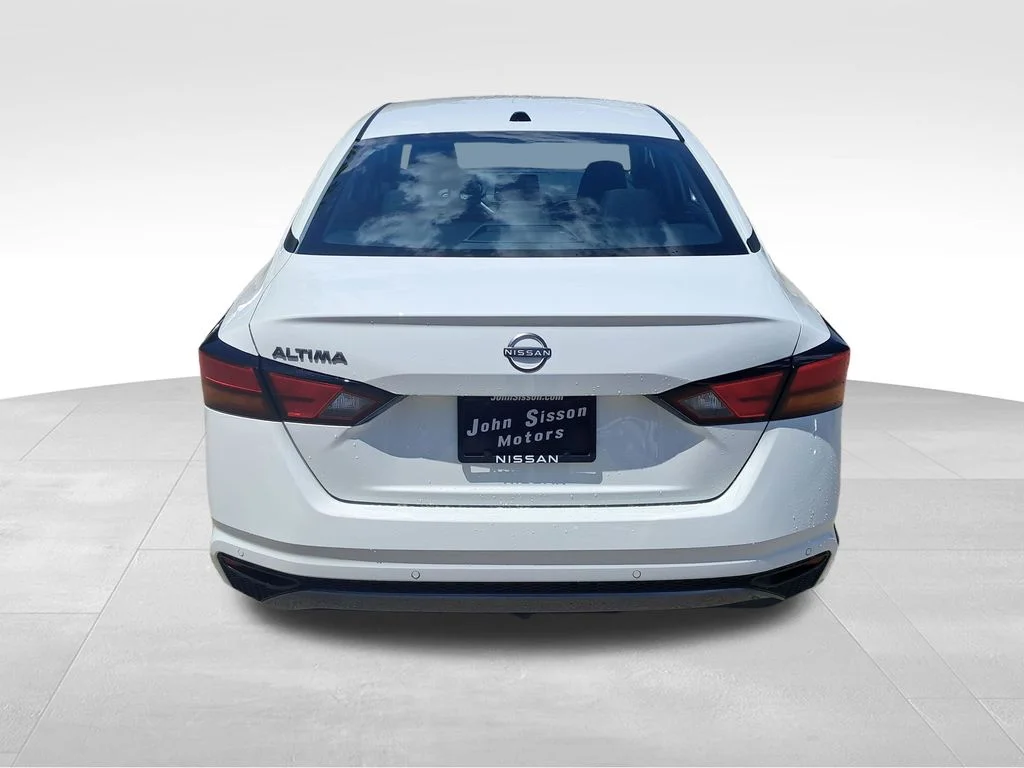 New 2026 White Nissan 2.5 SV image 4
