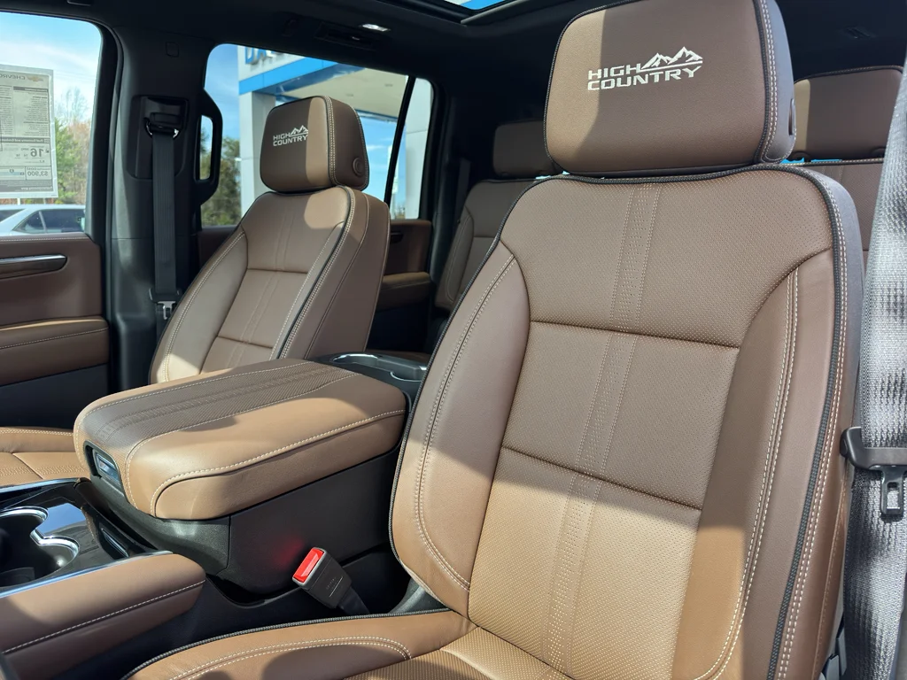 2026 Chevrolet Suburban High Country - Photo 14