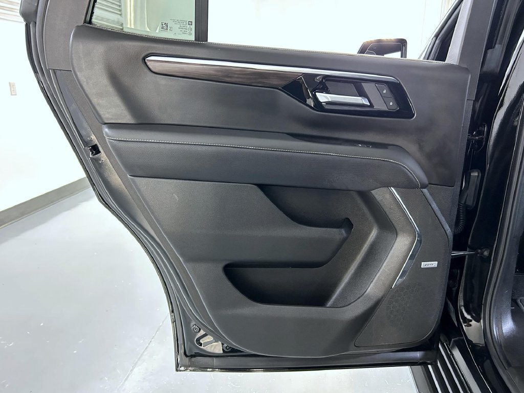2025 Chevrolet Tahoe Premier - Photo 22