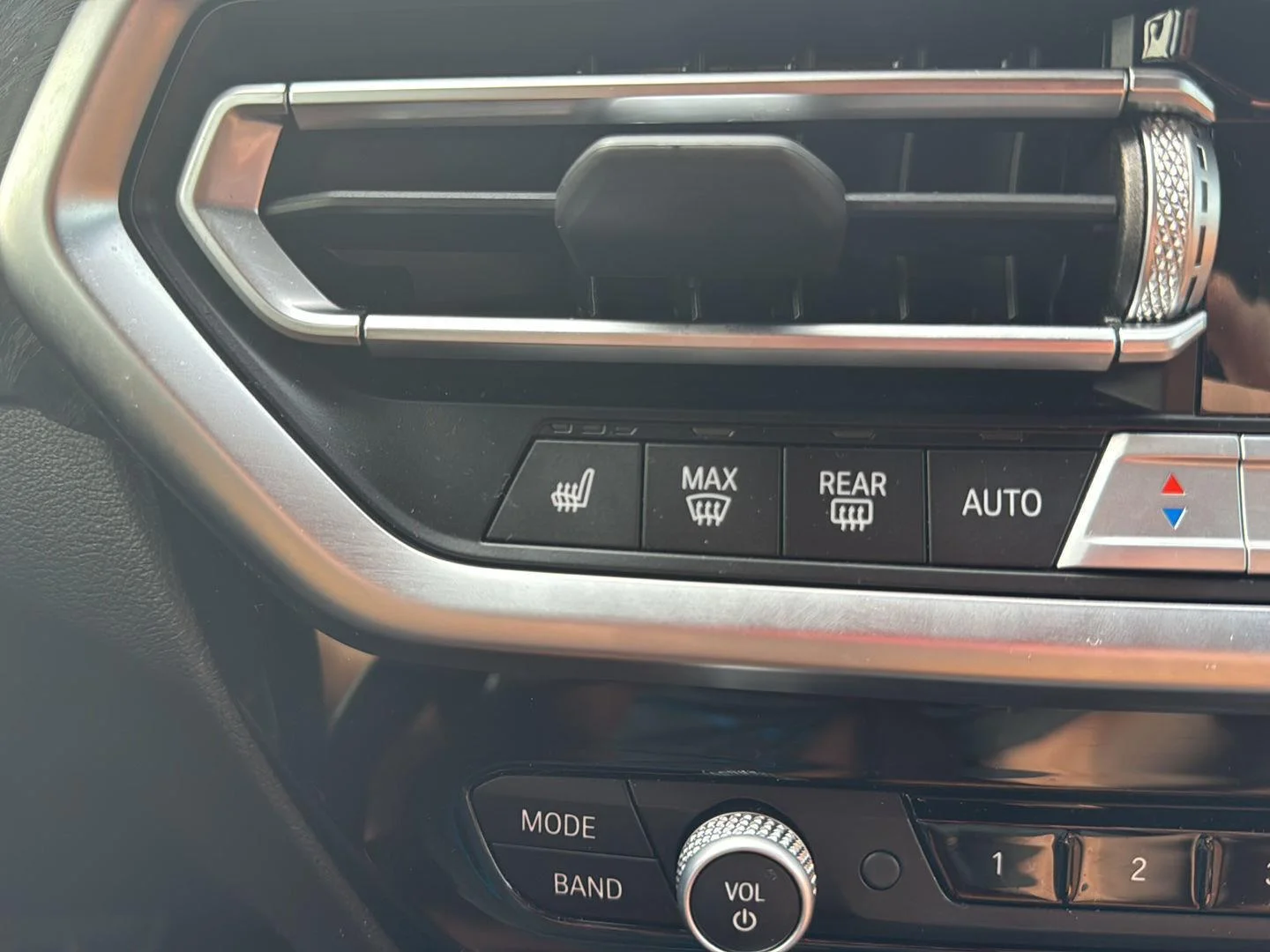 Used 2024 Carbon Black Metallic BMW xDrive30i image 18