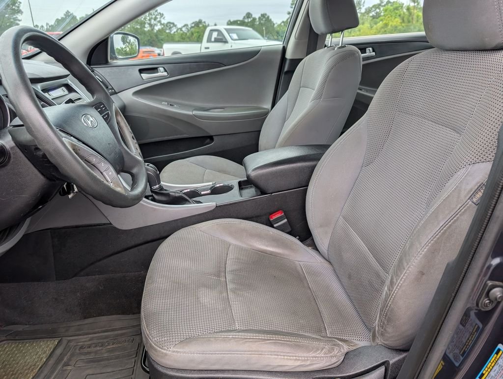 Used 2013 Blue Hyundai GLS image 15
