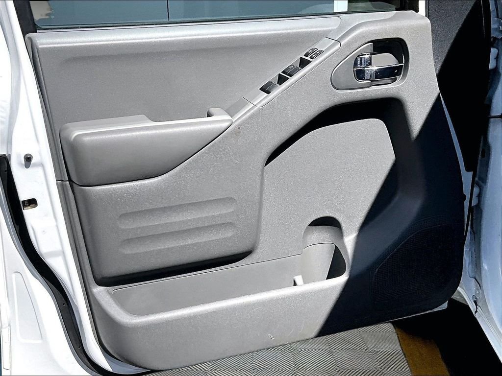 Used 2019 White Nissan SV image 9