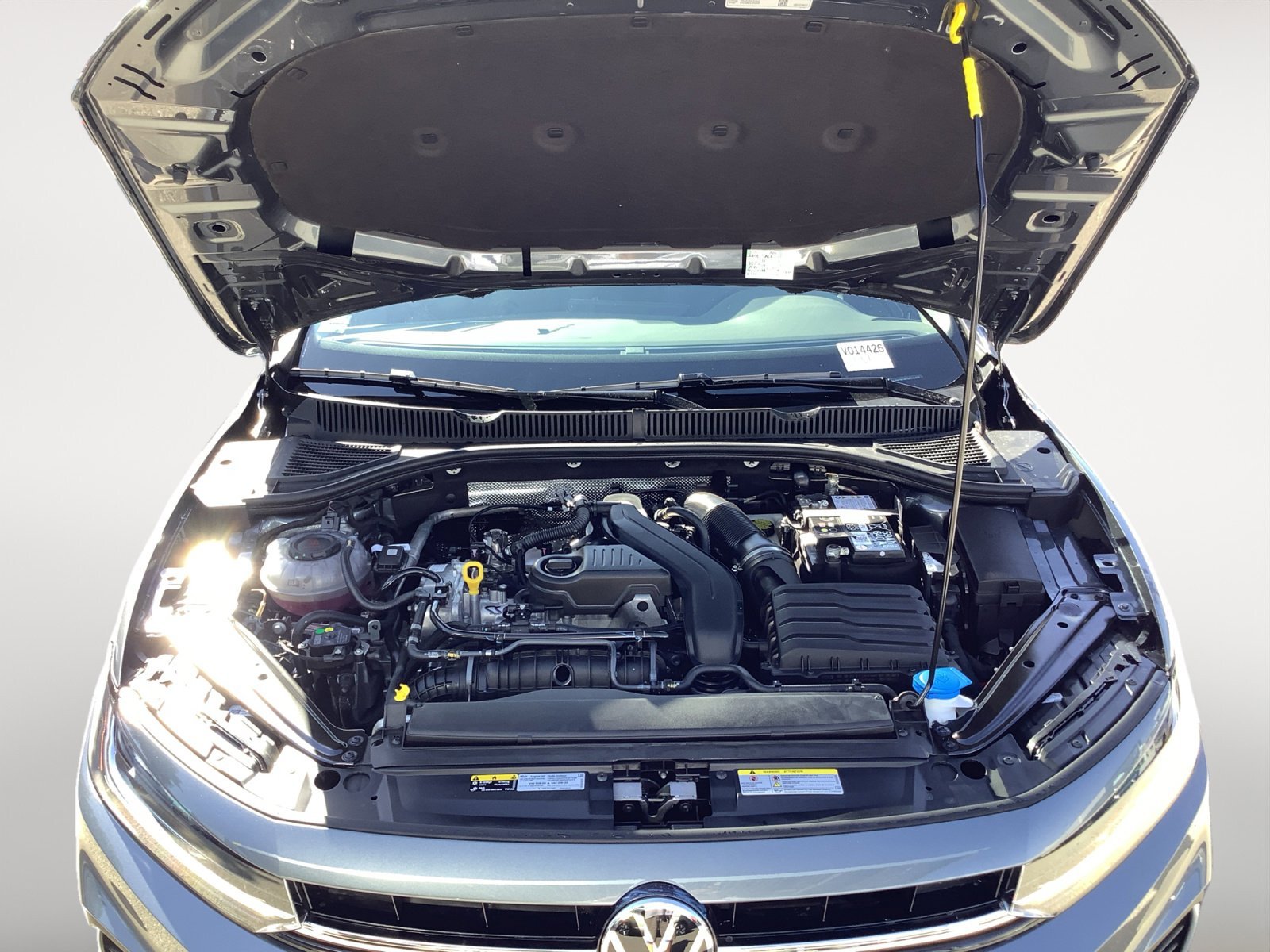 New 2026 PLATINUM GRAY M Volkswagen SE image 12