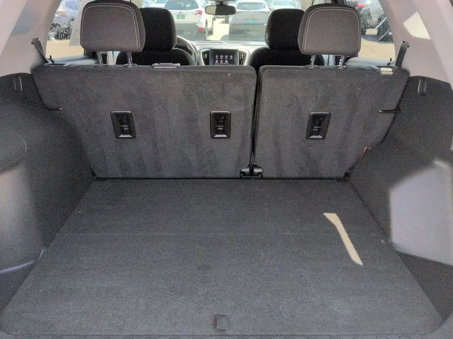 Used 2023 White GMC SLE image 27