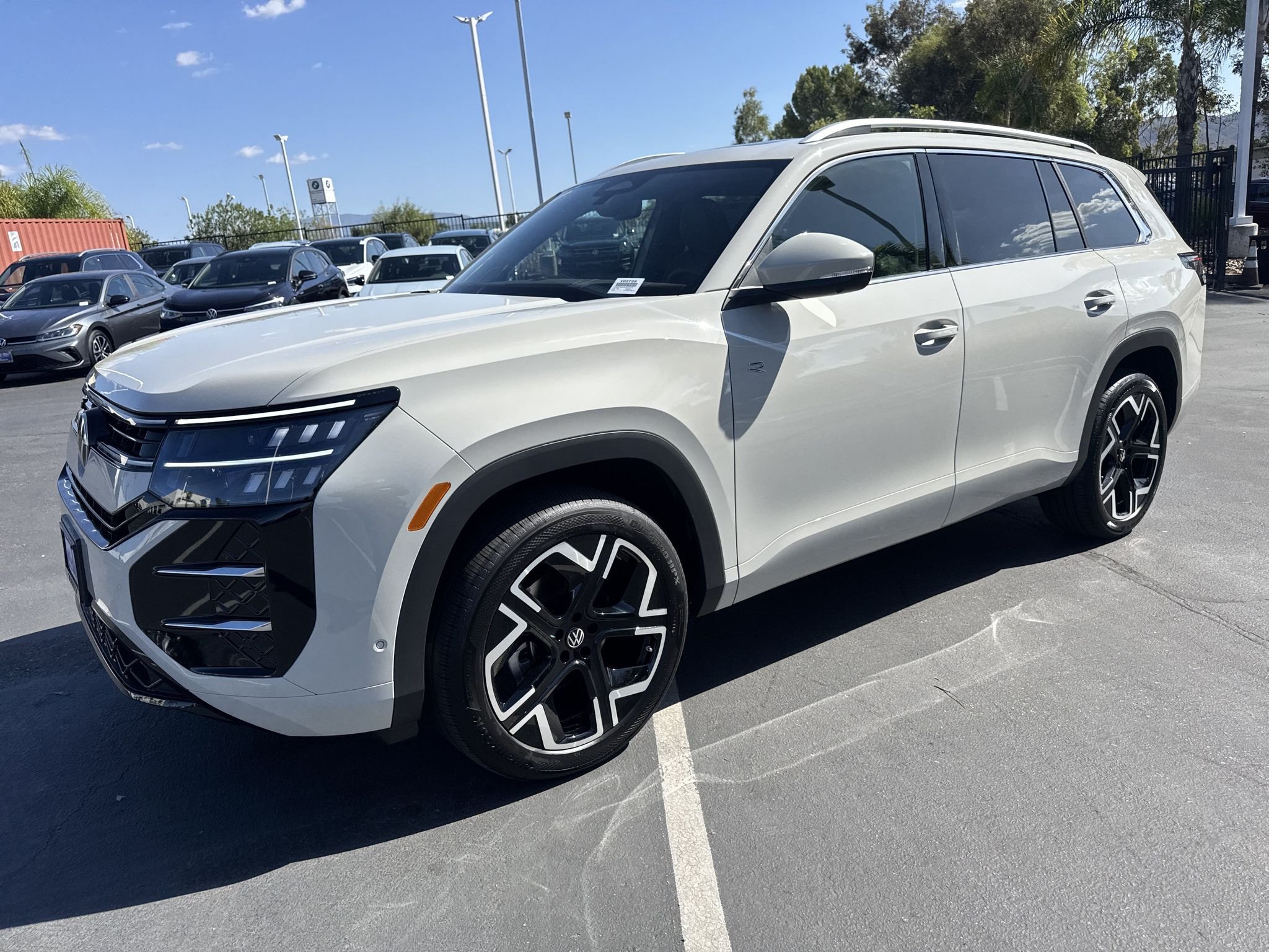 New 2027 SANDSTONE Volkswagen SEL Premium R-Line image 4