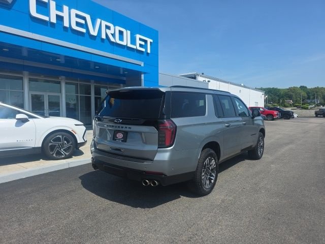 Used 2025 Gray Chevrolet Z71 image 3