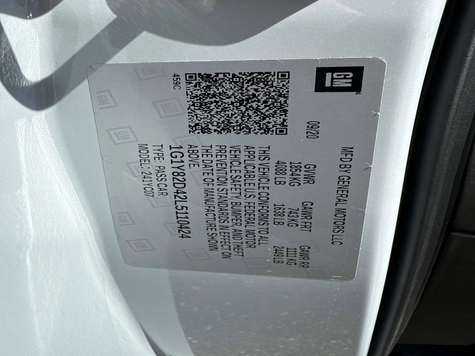Used 2020 CERAMIC MATRIX GRAY METALLIC Chevrolet 3LT image 36