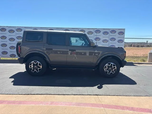 2026 Ford Bronco Outer Banks 4x4's photo