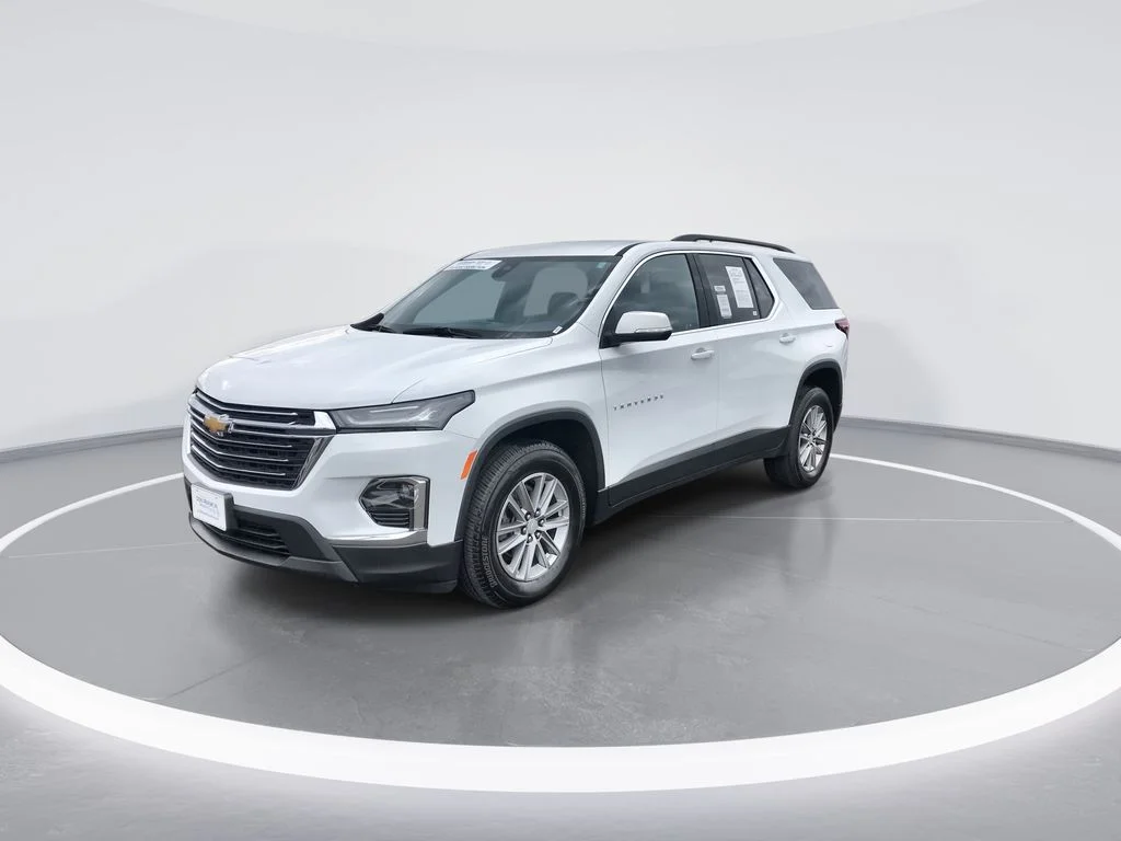 Used 2023 White Chevrolet LT image 4