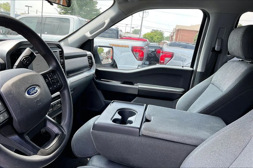 Used 2021 White Ford XLT image 16
