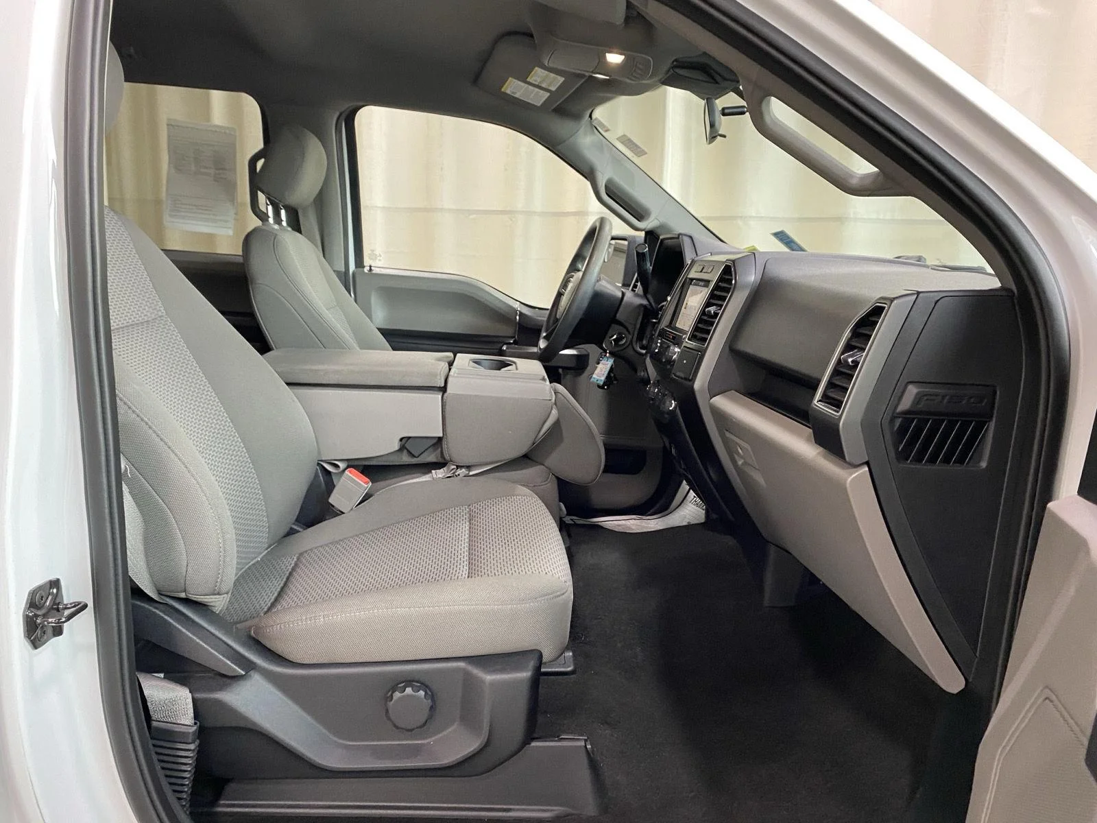 Used 2019 Oxford White Ford XLT image 11