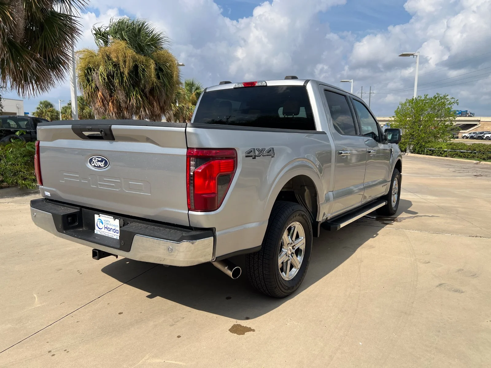 Used 2024 Silver Ford XLT image 6