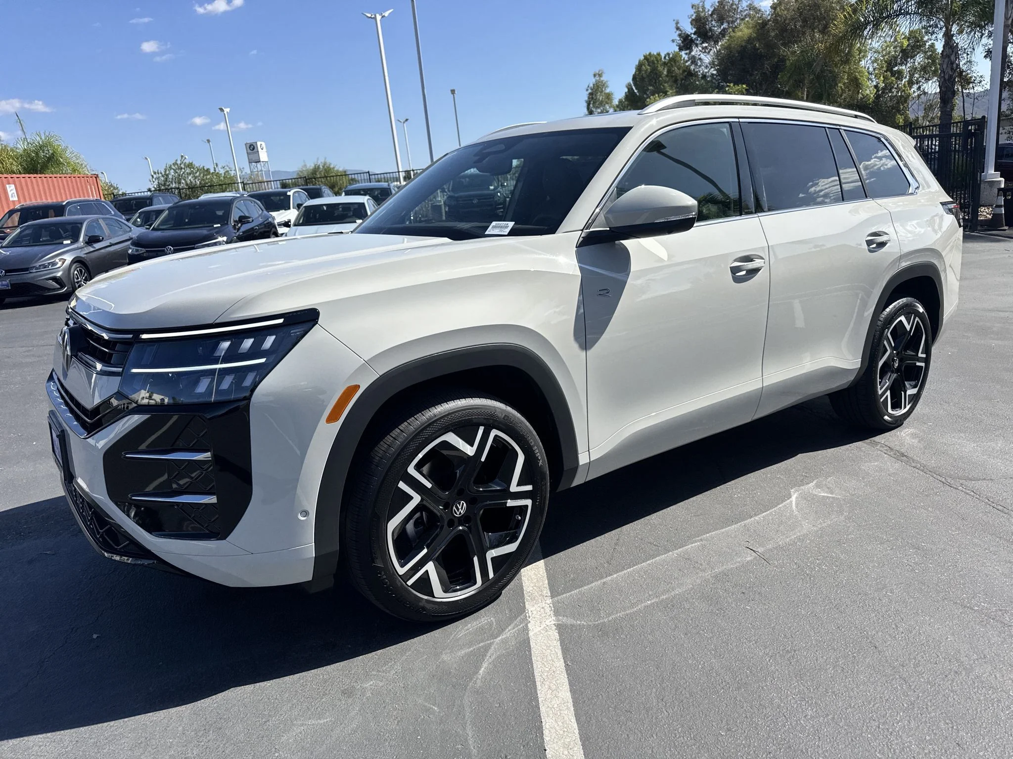 New 2027 SANDSTONE Volkswagen SEL Premium R-Line image 3