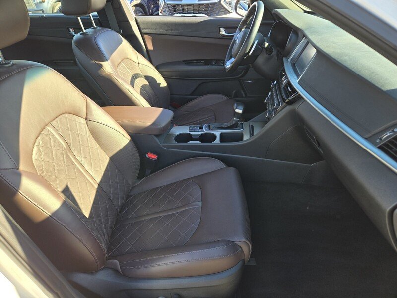 Used 2019 Snow White Pearl KIA SX AUTO image 16