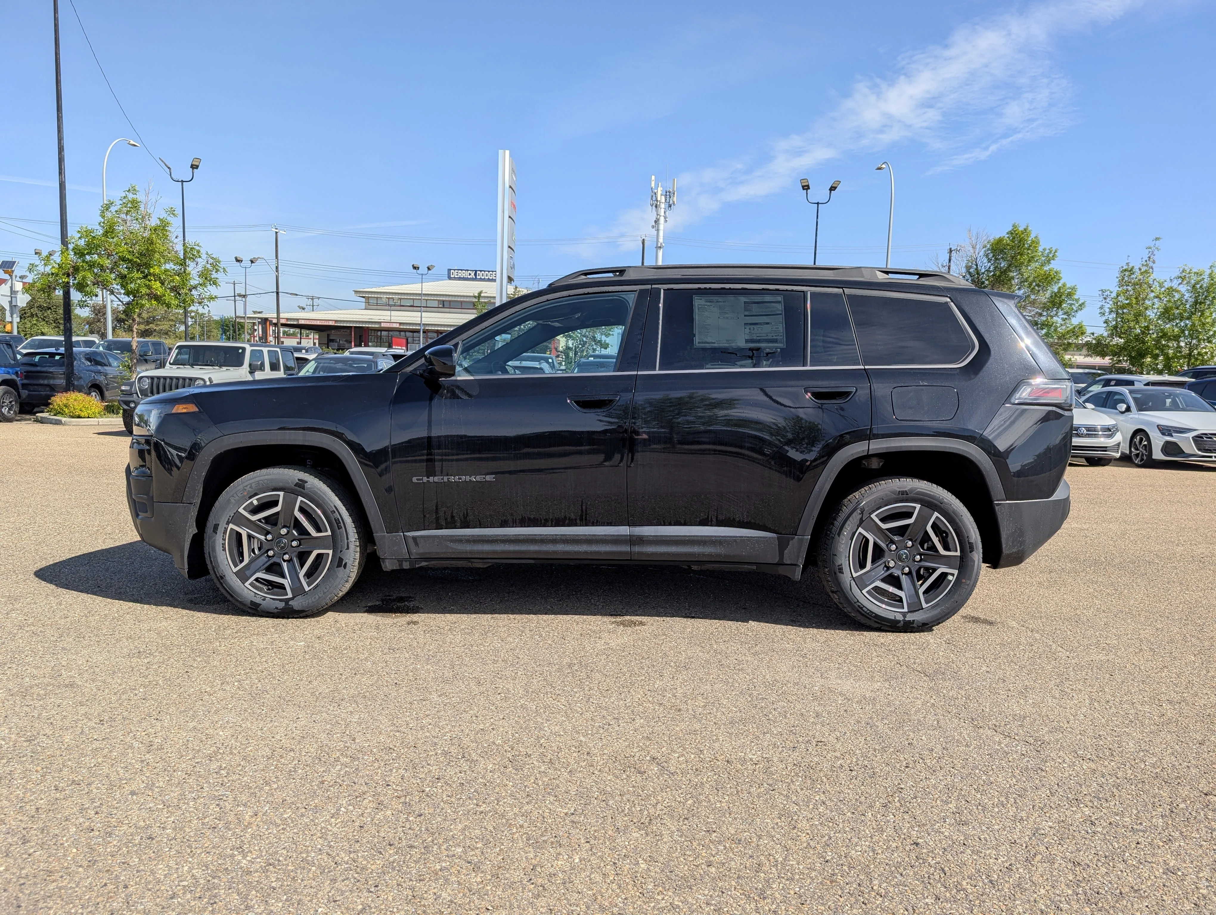 New 2026 Diamond Black Crystal Pearl Jeep Laredo image 3