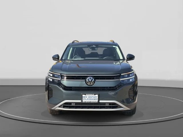 2027 Volkswagen Atlas photo 2