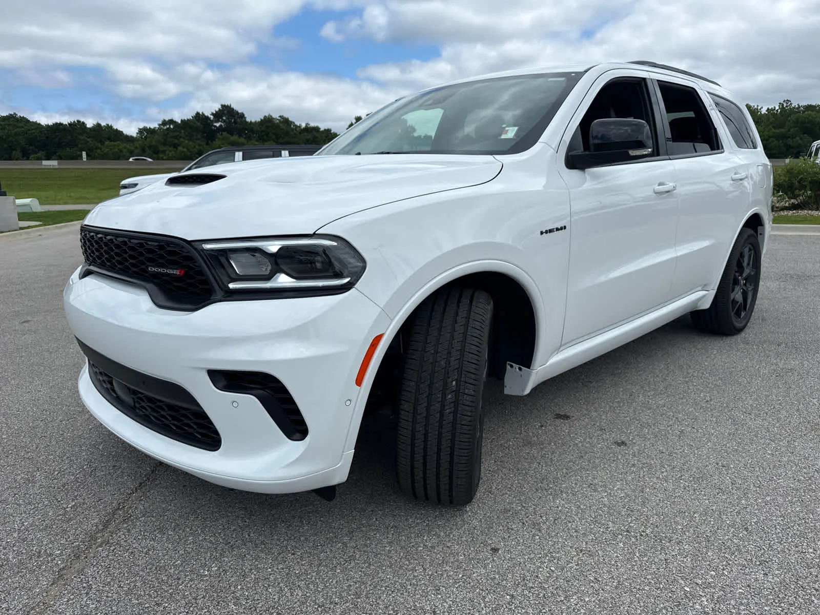 New 2026 White Knuckle Clear-Coat Exterior Paint Dodge GT Plus HEMI V8 image 4