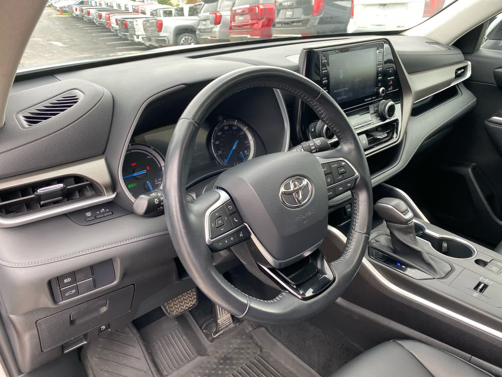 Used 2020  Toyota Hybrid XLE image 8