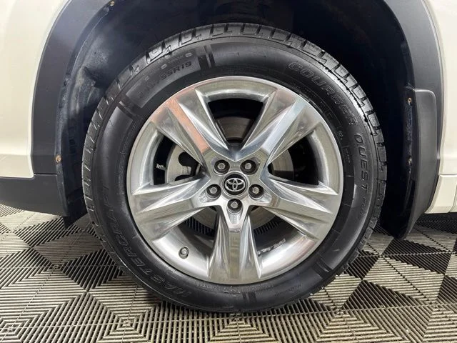 Certified Used 2019 Blizzard Pearl Toyota Limited image 10