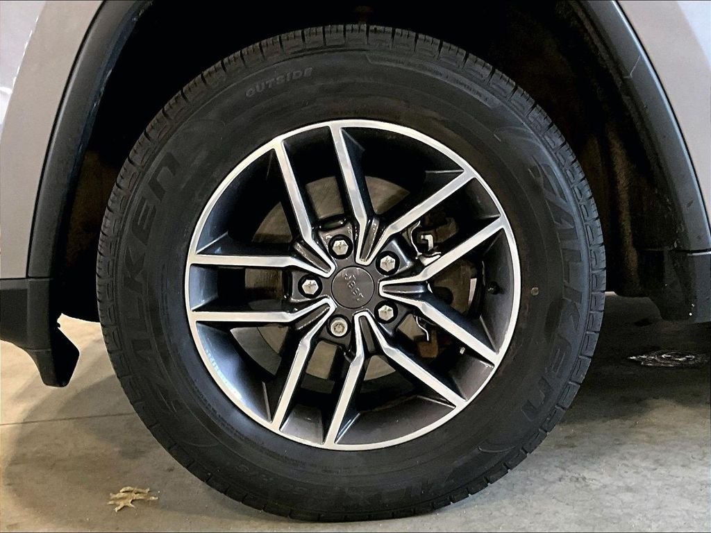 Used 2020 Silver Jeep Limited image 7