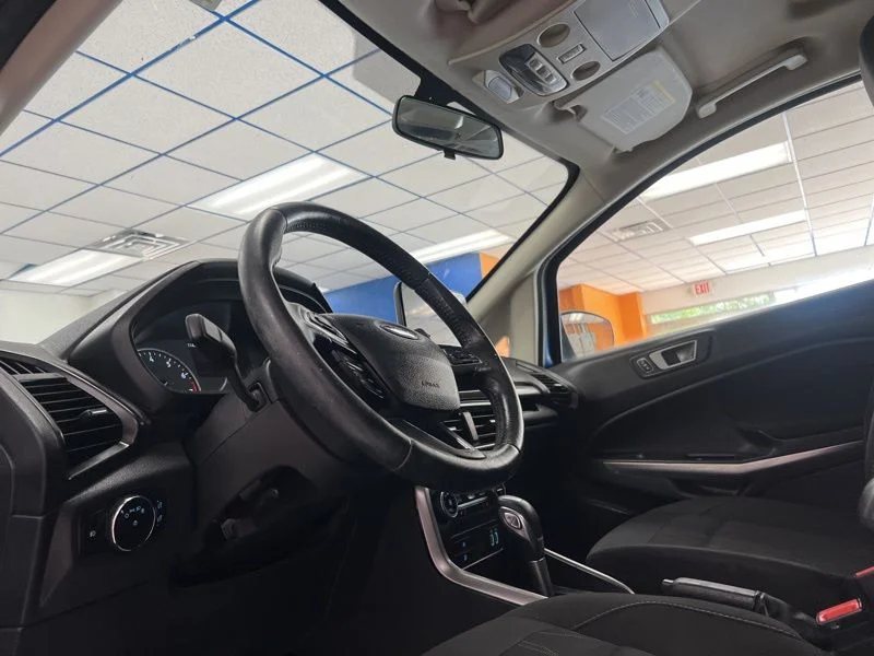 Used 2020 Blue Ford SE image 20