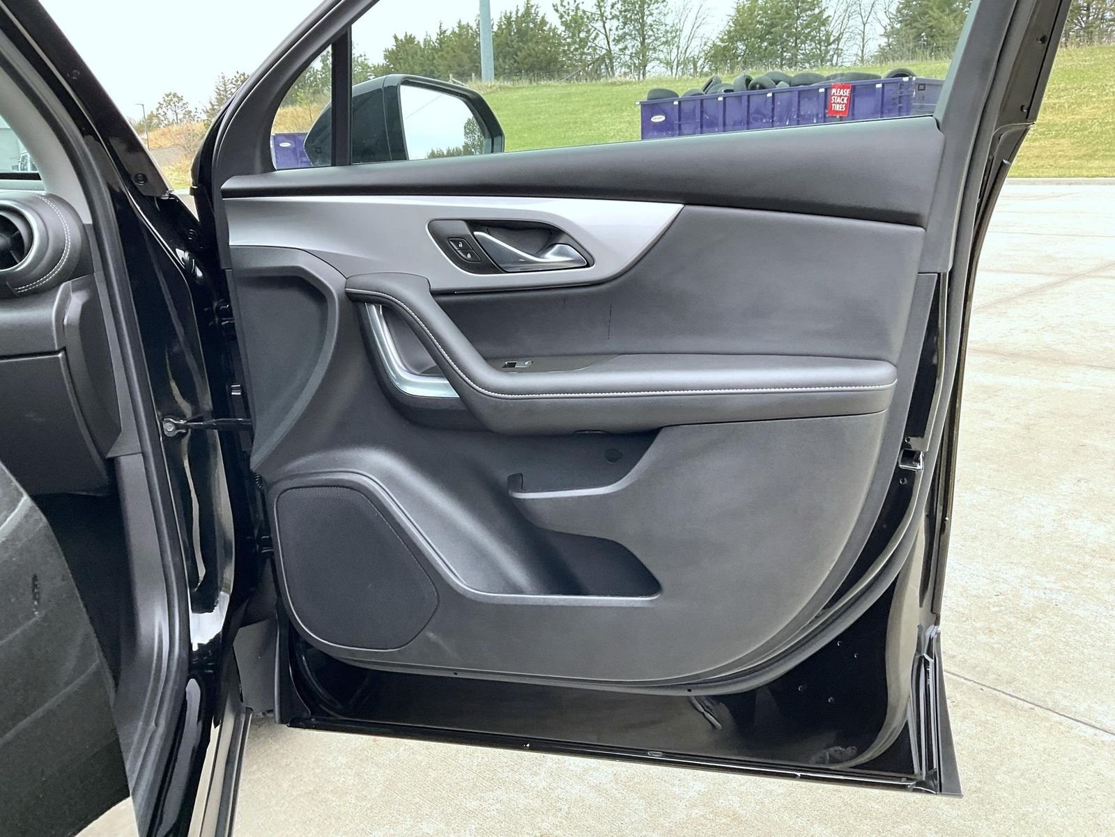Used 2025 Black Chevrolet 2LT image 17