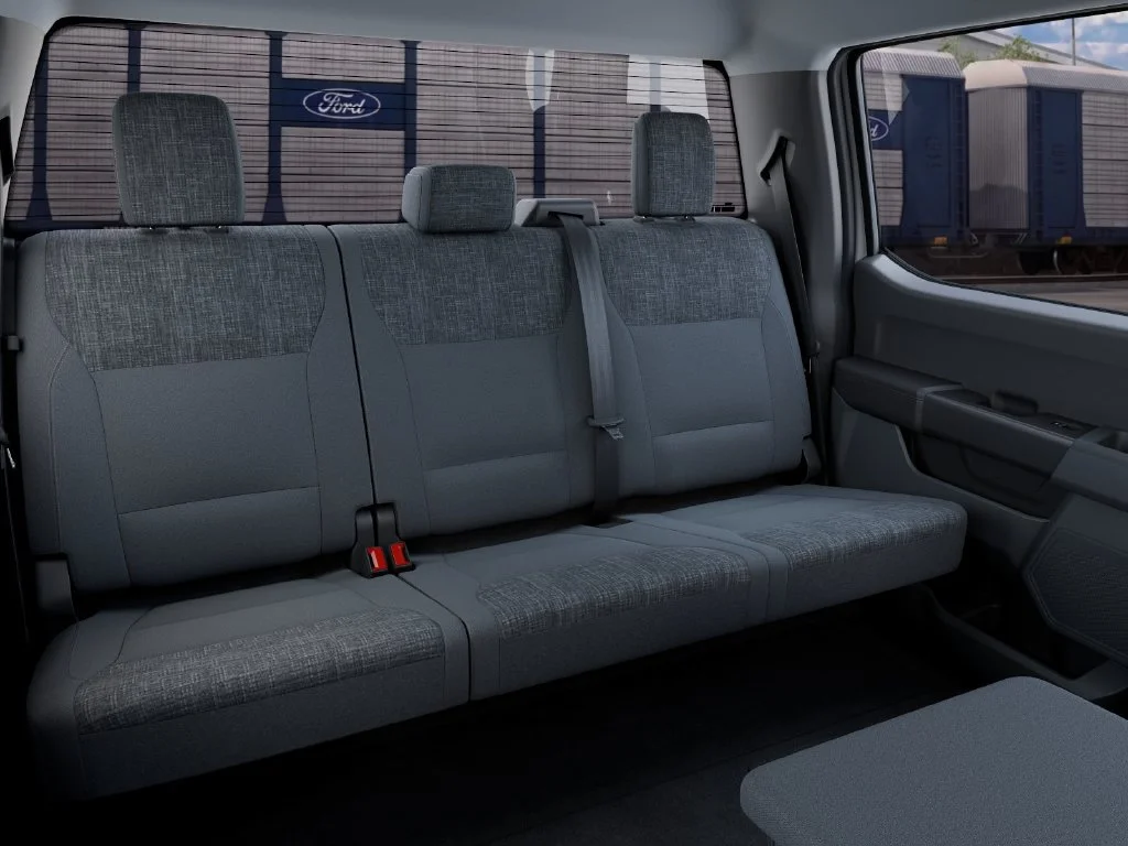 New 2027 Oxford White Ford XLT image 11