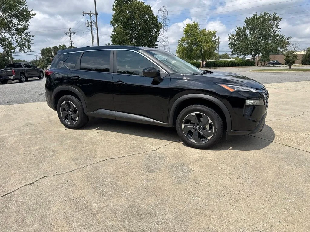 Used 2025 Black Nissan SV image 4