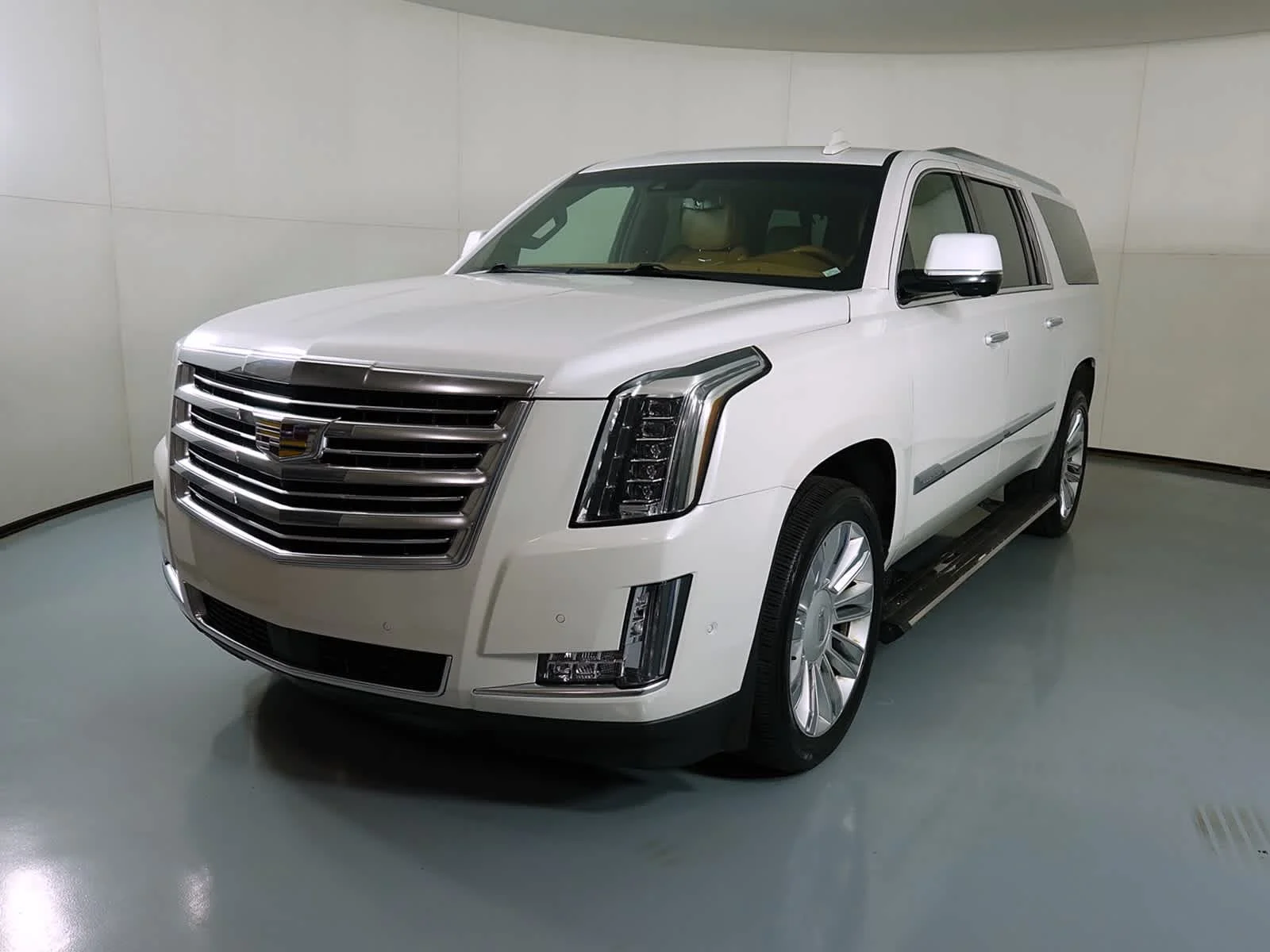 Used 2017 Crystal White Tricoat Cadillac Platinum image 8