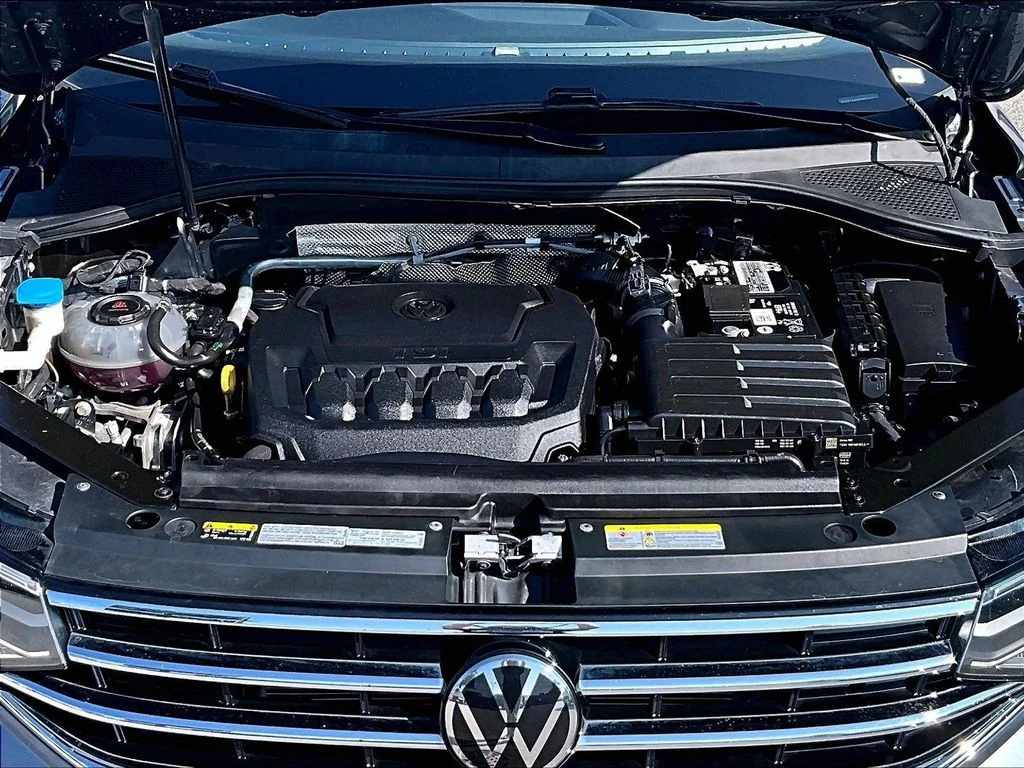 Used 2022 Gray Volkswagen 2.0T SE image 10