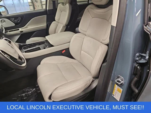 Used 2025 Blue Lincoln Reserve image 15