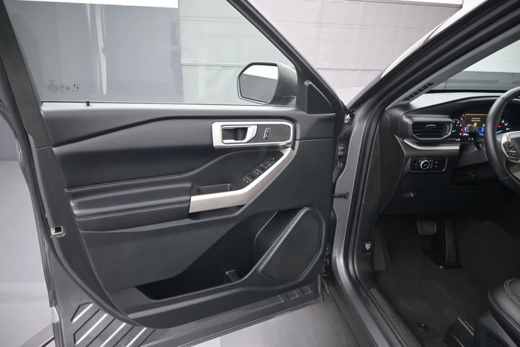 Certified Used 2023 Gray Ford XLT image 16