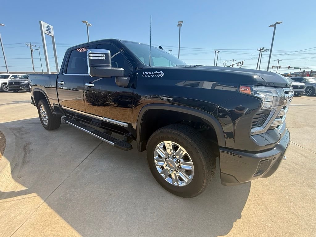 Used 2024 Black Chevrolet High Country image 7