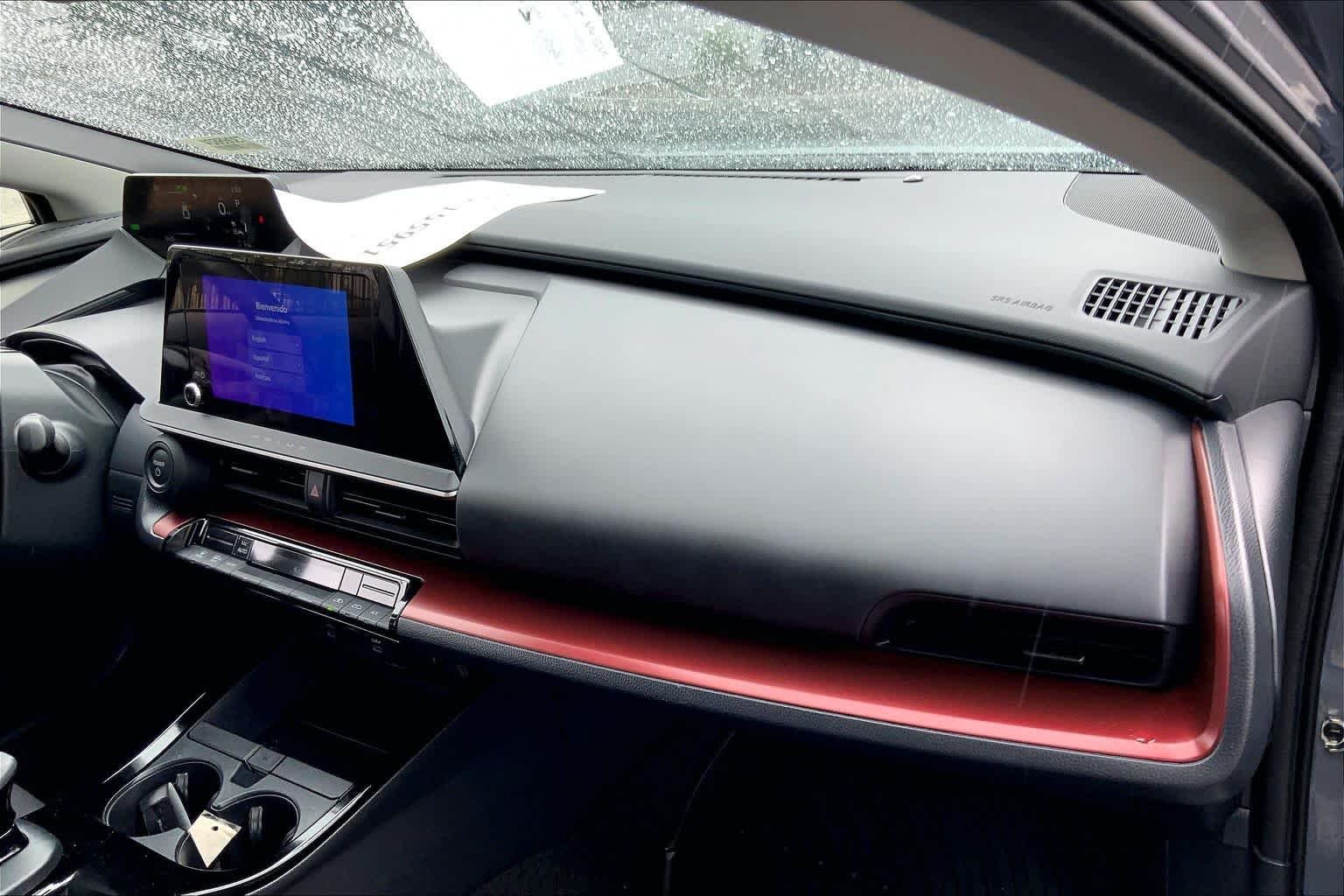 2026 Toyota Prius Plug-in Hybrid SE - Photo 16