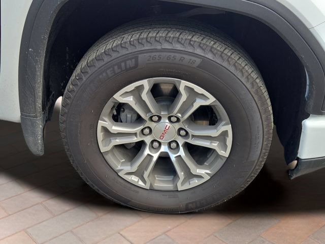 Used 2025 Summit White GMC SLT image 4