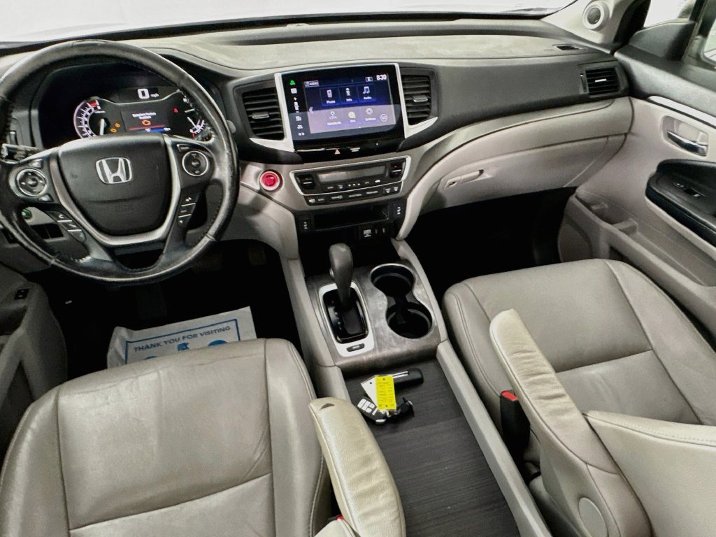 Used 2016 Silver Honda EX-L image 27