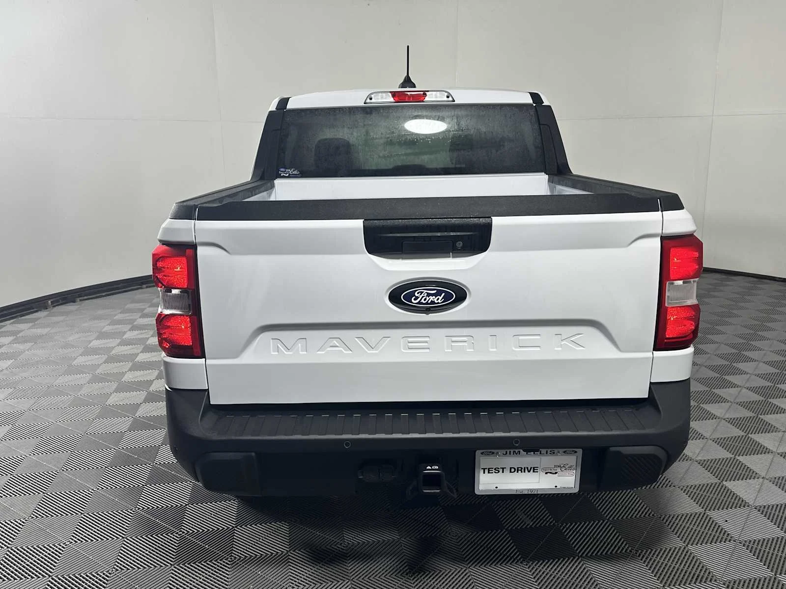 New 2026 Oxford White Ford XLT image 7