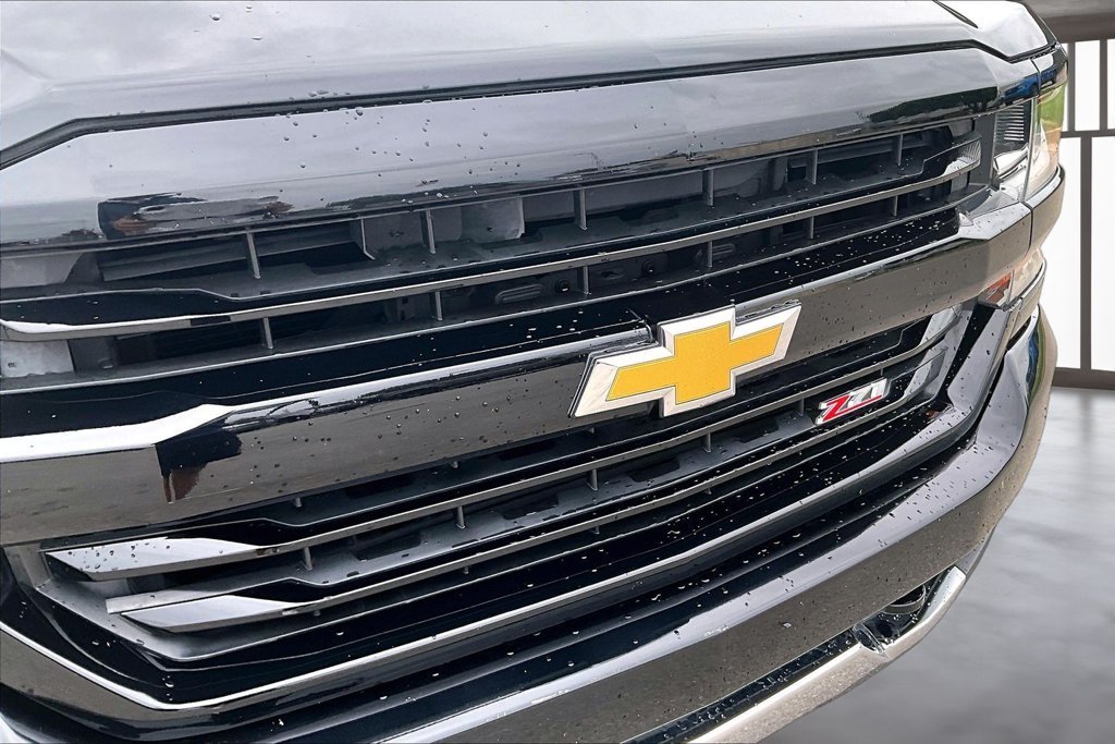 Used 2018 Black Chevrolet LT image 29