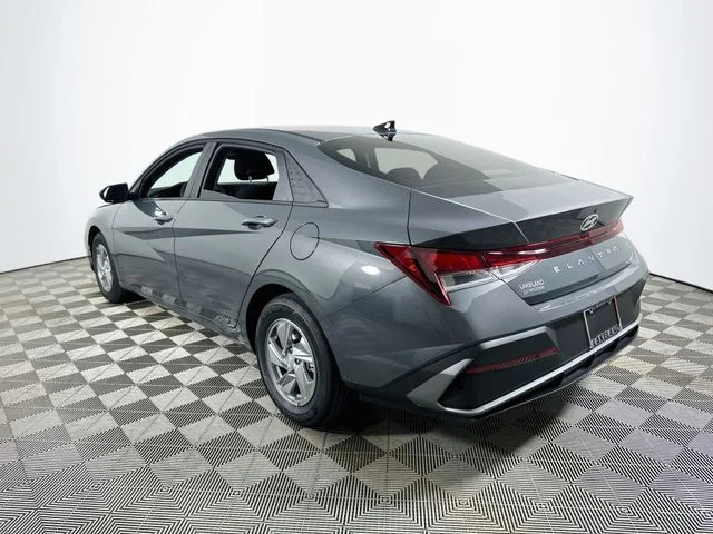 New 2026 Gray Hyundai SE image 5